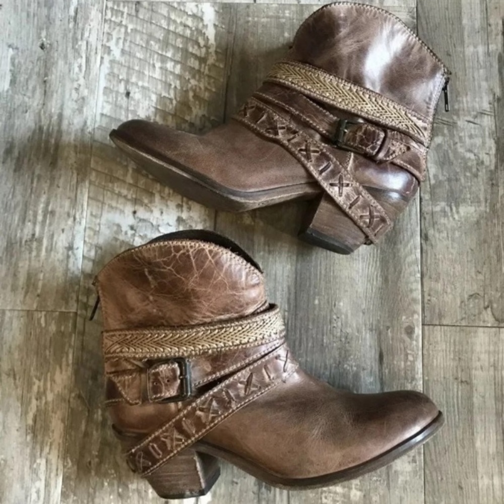 Size 9 corral booties